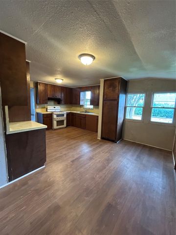 530 W 1st Street, Freeport, TX 77541