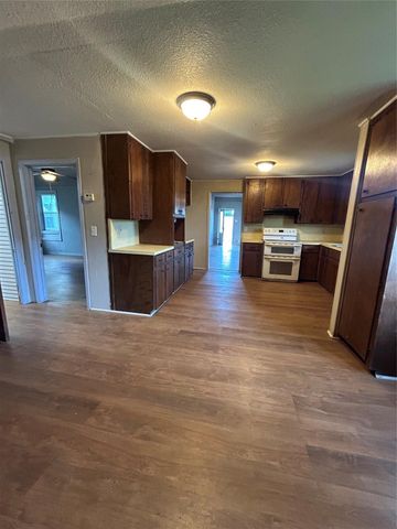 530 W 1st Street, Freeport, TX 77541