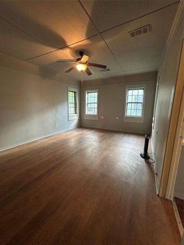 530 W 1st Street, Freeport, TX 77541