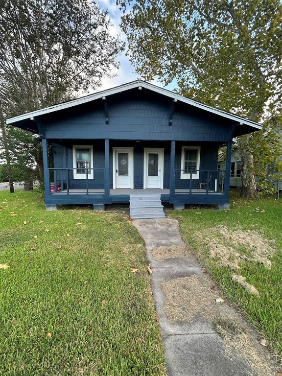 530 W 1st Street, Freeport, TX 77541