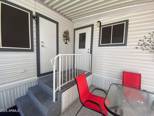 1478 W BLACKFOOT Avenue, Apache Junction, AZ 85119