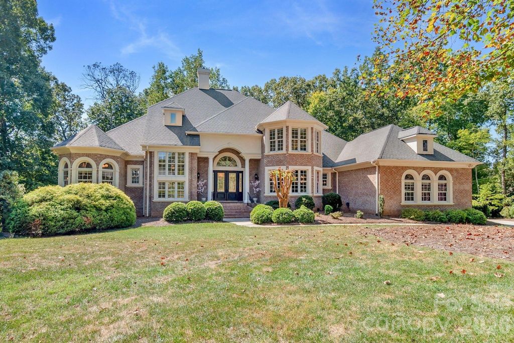 6052 Oxfordshire Road, Waxhaw, NC 28173