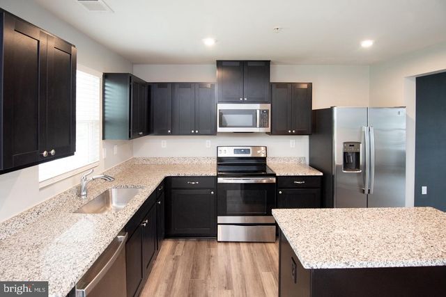 110 NELSON LN, Pottstown, PA 19464