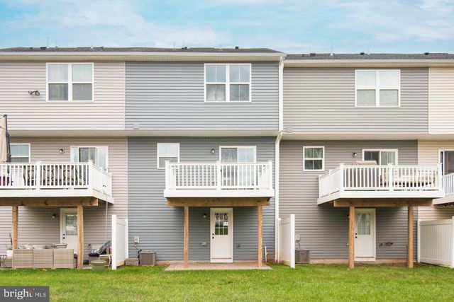 110 NELSON LN, Pottstown, PA 19464