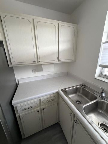 420 W Palm Street 24, Lantana, FL 33462