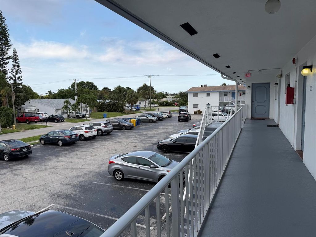 420 W Palm Street 24, Lantana, FL 33462