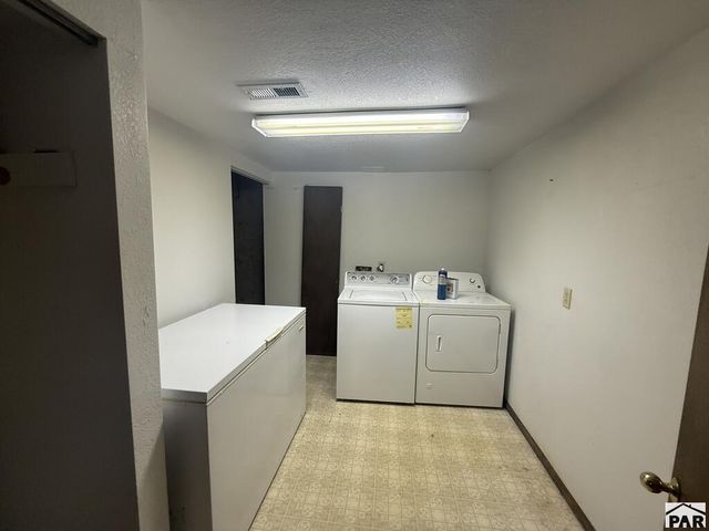 2528 E 10th St, Pueblo, CO 81008