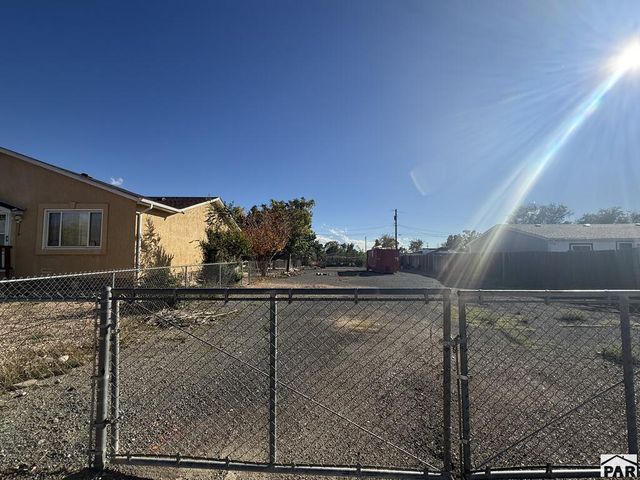 2528 E 10th St, Pueblo, CO 81008