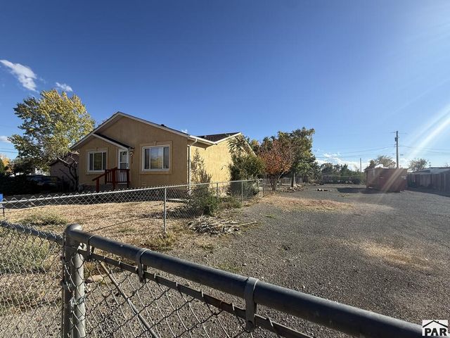 2528 E 10th St, Pueblo, CO 81008