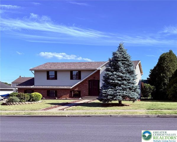 4232 Ammon Way, Whitehall Twp, PA 18052