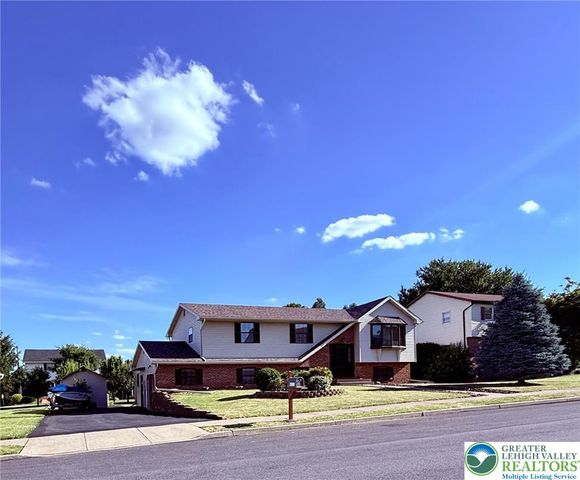 4232 Ammon Way, Whitehall Twp, PA 18052