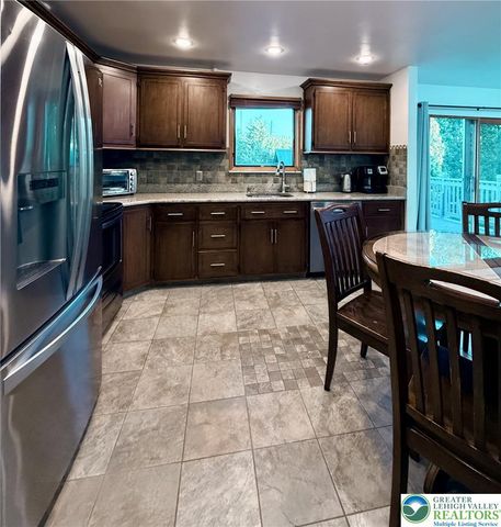 4232 Ammon Way, Whitehall Twp, PA 18052