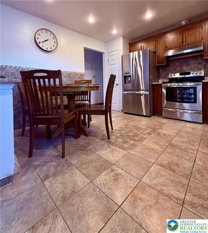 4232 Ammon Way, Whitehall Twp, PA 18052