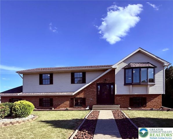 4232 Ammon Way, Whitehall Twp, PA 18052