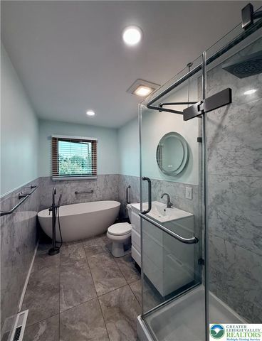 4232 Ammon Way, Whitehall Twp, PA 18052