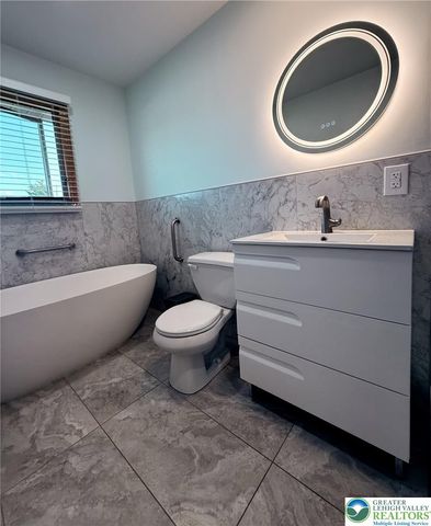 4232 Ammon Way, Whitehall Twp, PA 18052