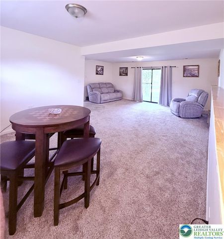 4232 Ammon Way, Whitehall Twp, PA 18052