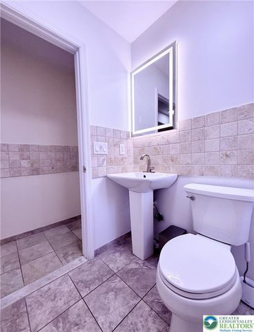 4232 Ammon Way, Whitehall Twp, PA 18052