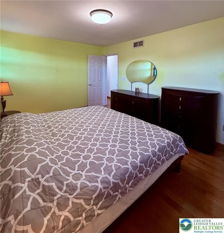 4232 Ammon Way, Whitehall Twp, PA 18052