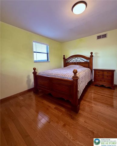 4232 Ammon Way, Whitehall Twp, PA 18052