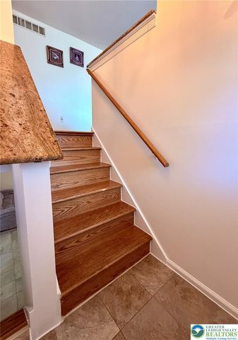 4232 Ammon Way, Whitehall Twp, PA 18052