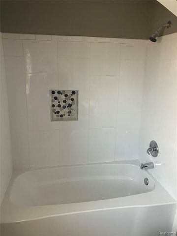 8560 Manor Street, Detroit, MI 48204