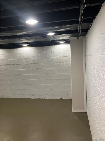 8560 Manor Street, Detroit, MI 48204