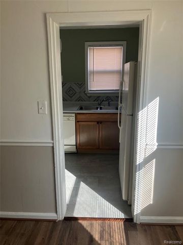 8560 Manor Street, Detroit, MI 48204