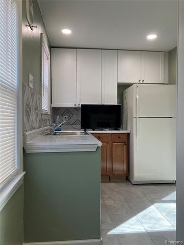 8560 Manor Street, Detroit, MI 48204