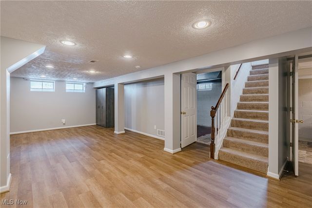 4005 W 213th Street, Fairview Park, OH 44126