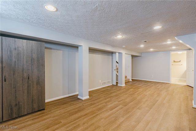 4005 W 213th Street, Fairview Park, OH 44126