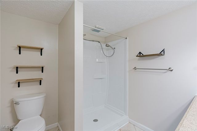 4005 W 213th Street, Fairview Park, OH 44126