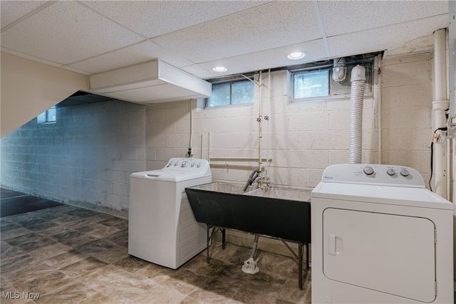 4005 W 213th Street, Fairview Park, OH 44126