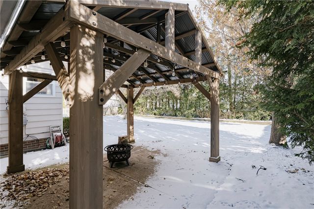 4005 W 213th Street, Fairview Park, OH 44126