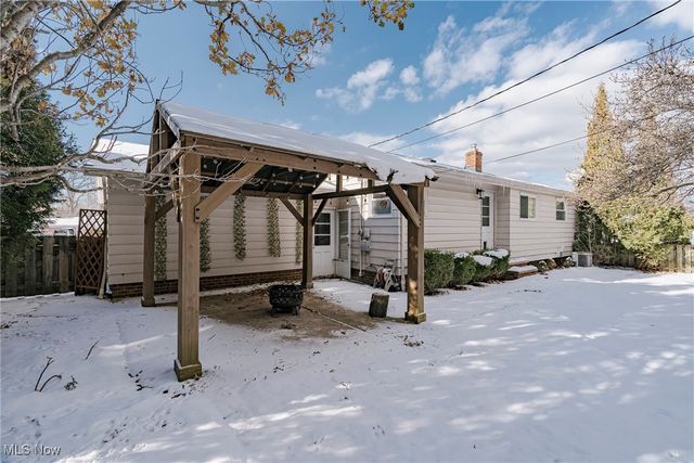 4005 W 213th Street, Fairview Park, OH 44126