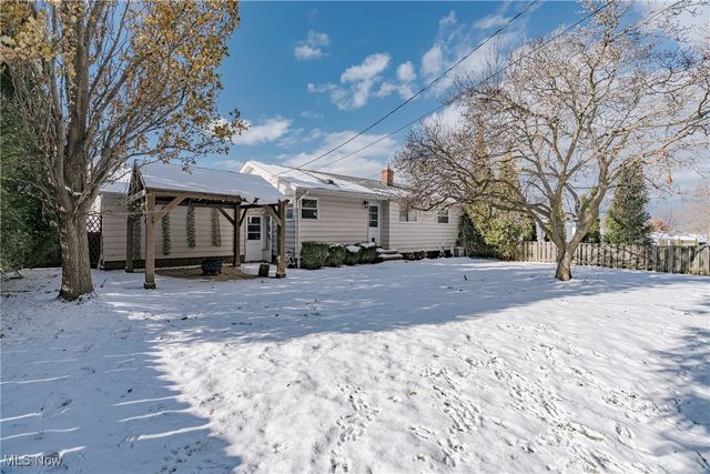 4005 W 213th Street, Fairview Park, OH 44126