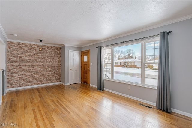 4005 W 213th Street, Fairview Park, OH 44126