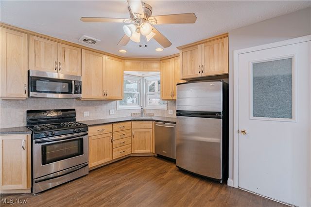 4005 W 213th Street, Fairview Park, OH 44126