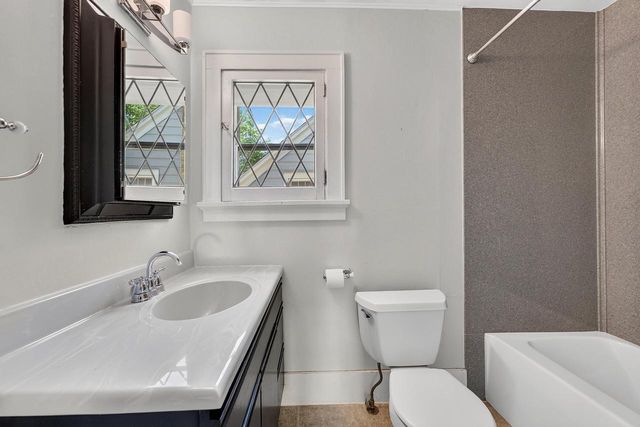 5532 N Lydell AVENUE, Whitefish Bay, WI 53217