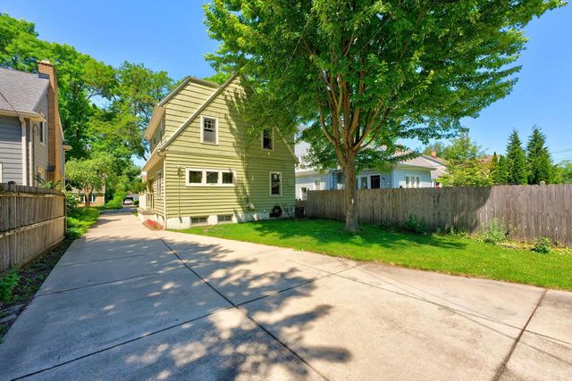 5532 N Lydell AVENUE, Whitefish Bay, WI 53217