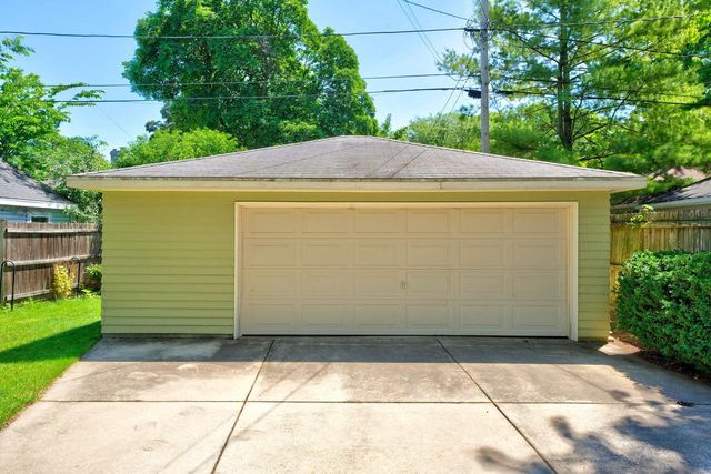5532 N Lydell AVENUE, Whitefish Bay, WI 53217
