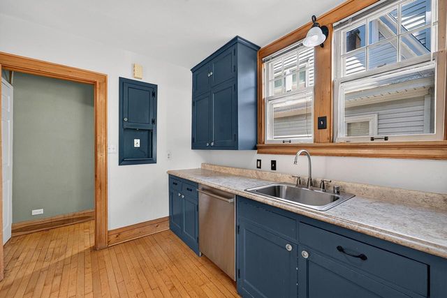 5532 N Lydell AVENUE, Whitefish Bay, WI 53217