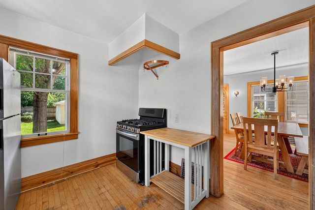5532 N Lydell AVENUE, Whitefish Bay, WI 53217