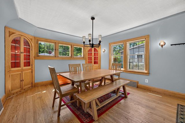 5532 N Lydell AVENUE, Whitefish Bay, WI 53217