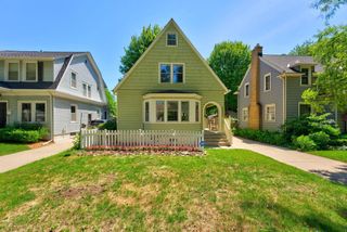 5532 N Lydell AVENUE, Whitefish Bay, WI 53217