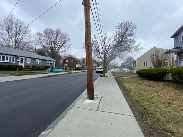 113 Grover St, Everett, MA 02149