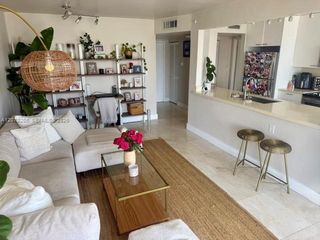 1688 West Avenue 906, Miami Beach, FL 33139