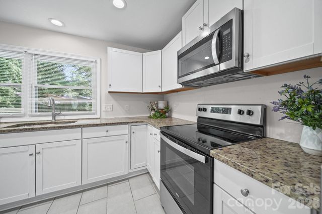 4316 Mckinley Drive, Charlotte, NC 28208