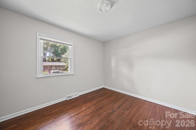 4316 Mckinley Drive, Charlotte, NC 28208