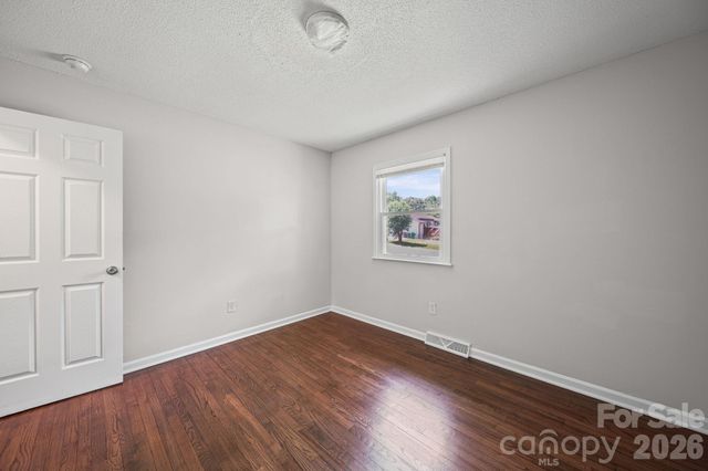4316 Mckinley Drive, Charlotte, NC 28208